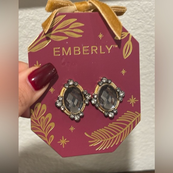 Emberly Stud Earrings NWT - Picture 3 of 4
